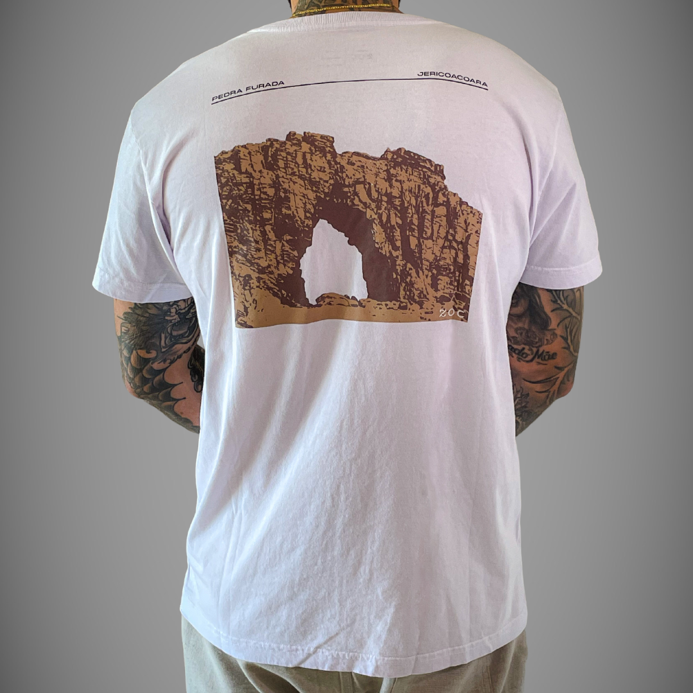 Camiseta Branca - Pedra Furada